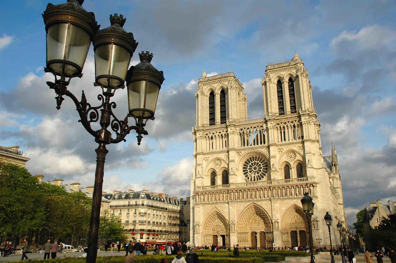 Notre Dame Paradis Latin Parigi Esterno foto